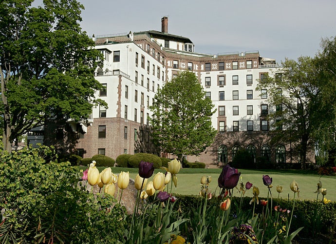 The putting green and hotel/clubhouse.