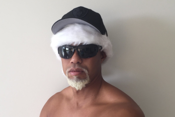 Tiger Woods Posts Shirtless Santa Photo on Twitter