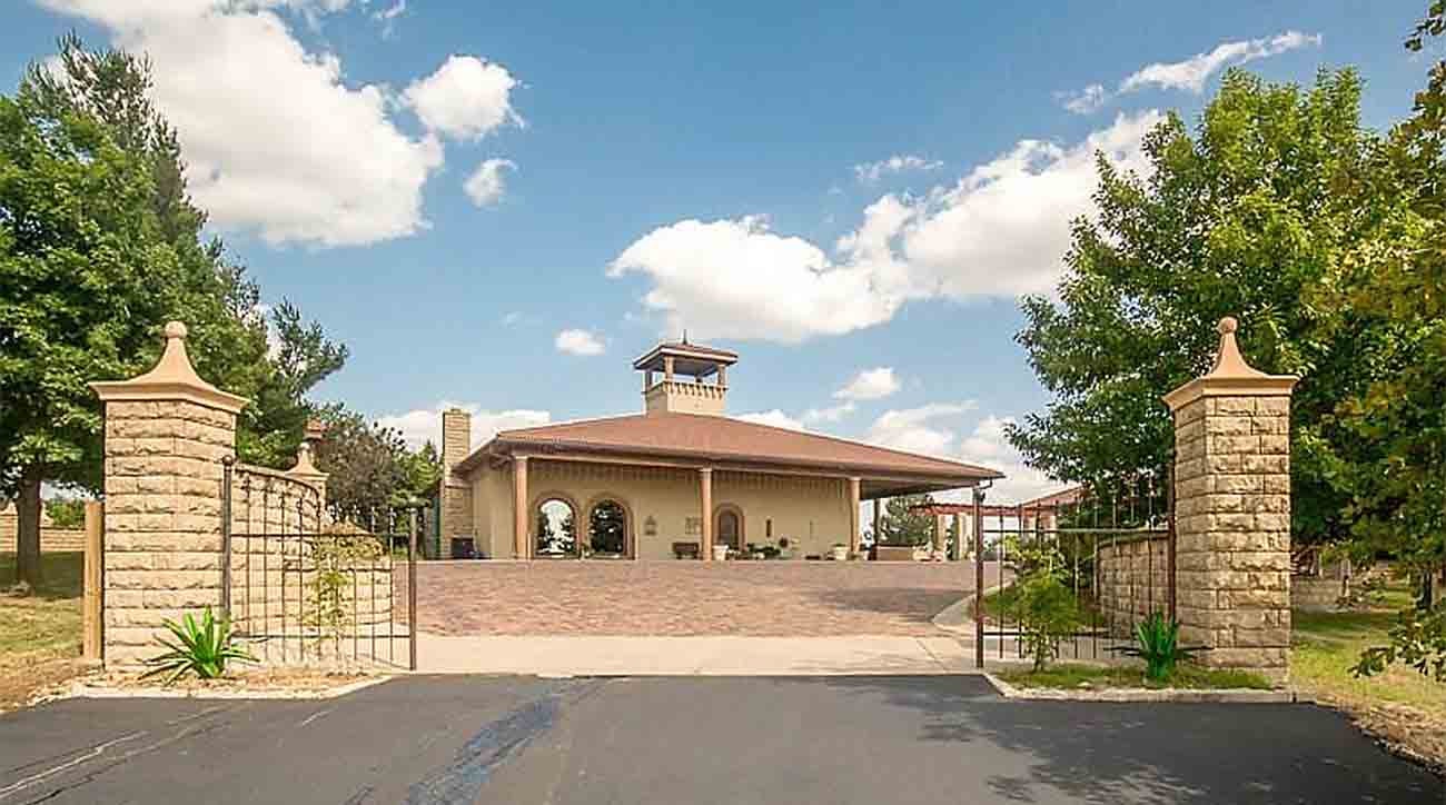Golf course homes for sale Hutchinson