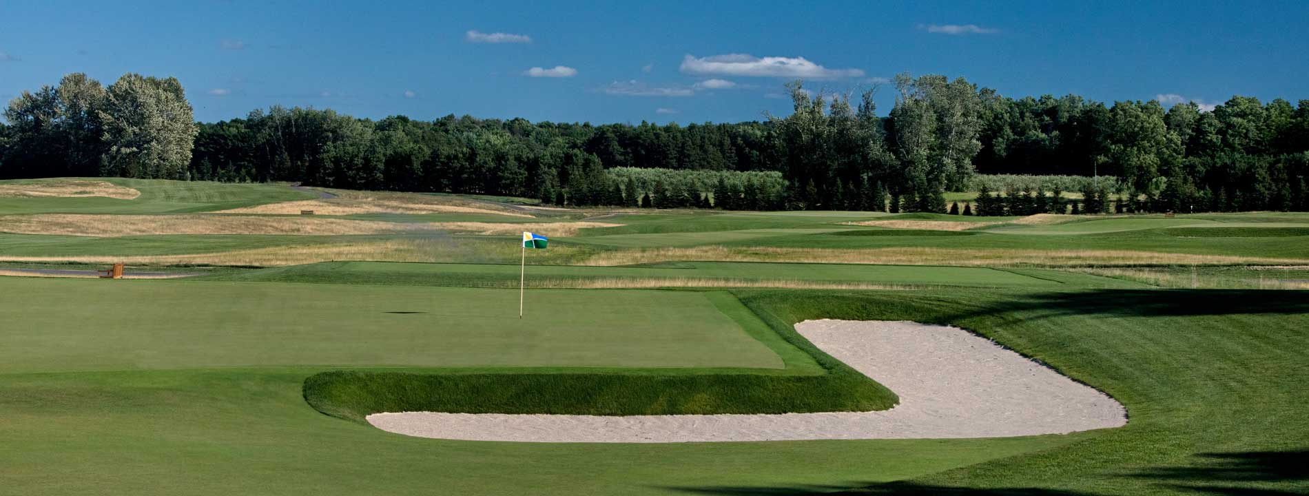Michigan's Arcadia Bluffs is well worth a buddies' trip.