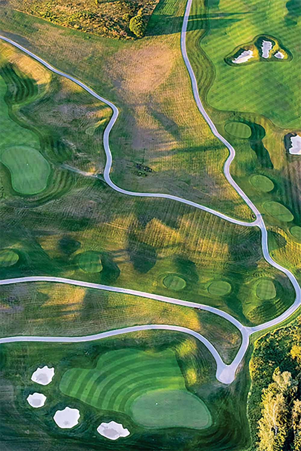 A smattering of Moscow CC&rsquo;s traps and abundant tee boxes.