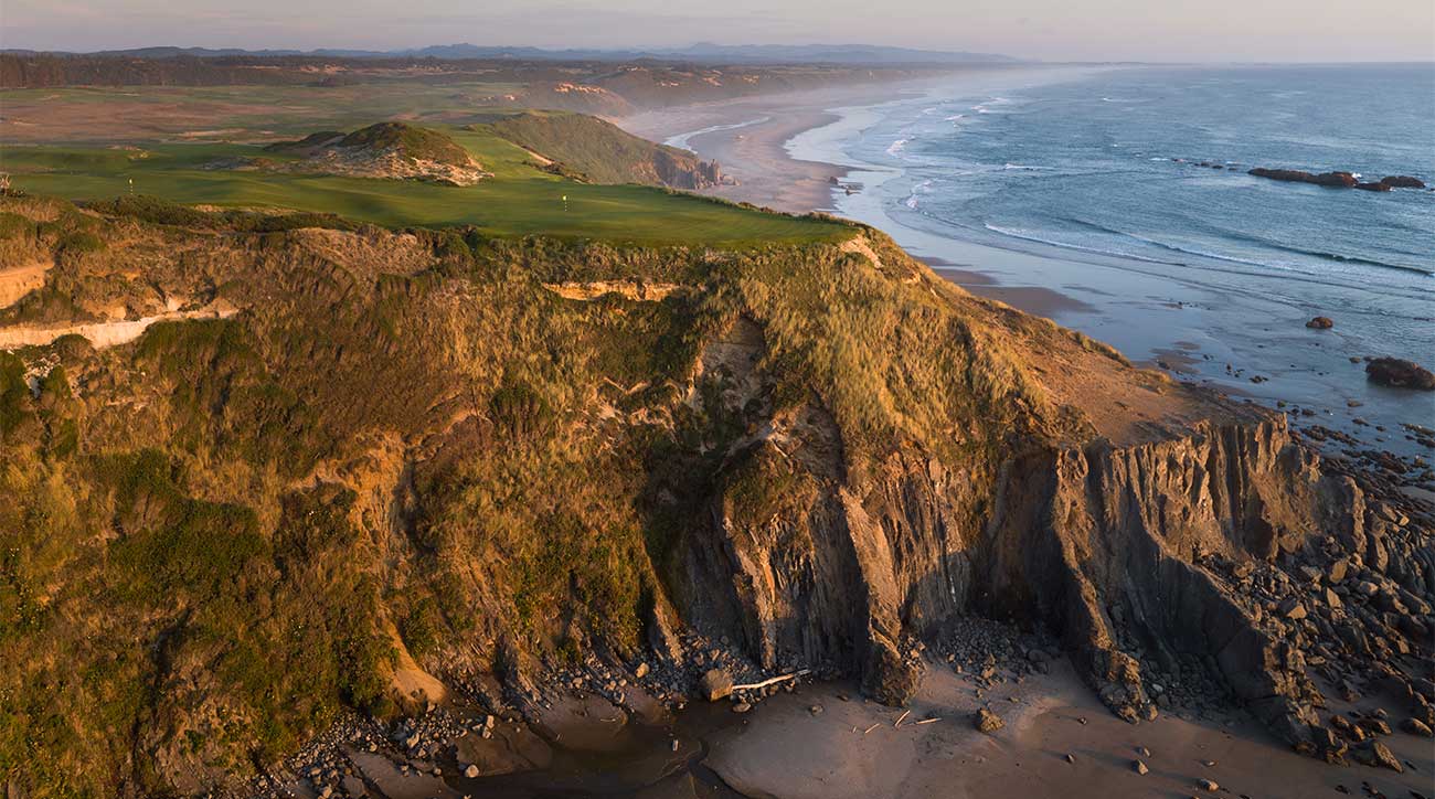 Much of the layout is perched upon cliffs.