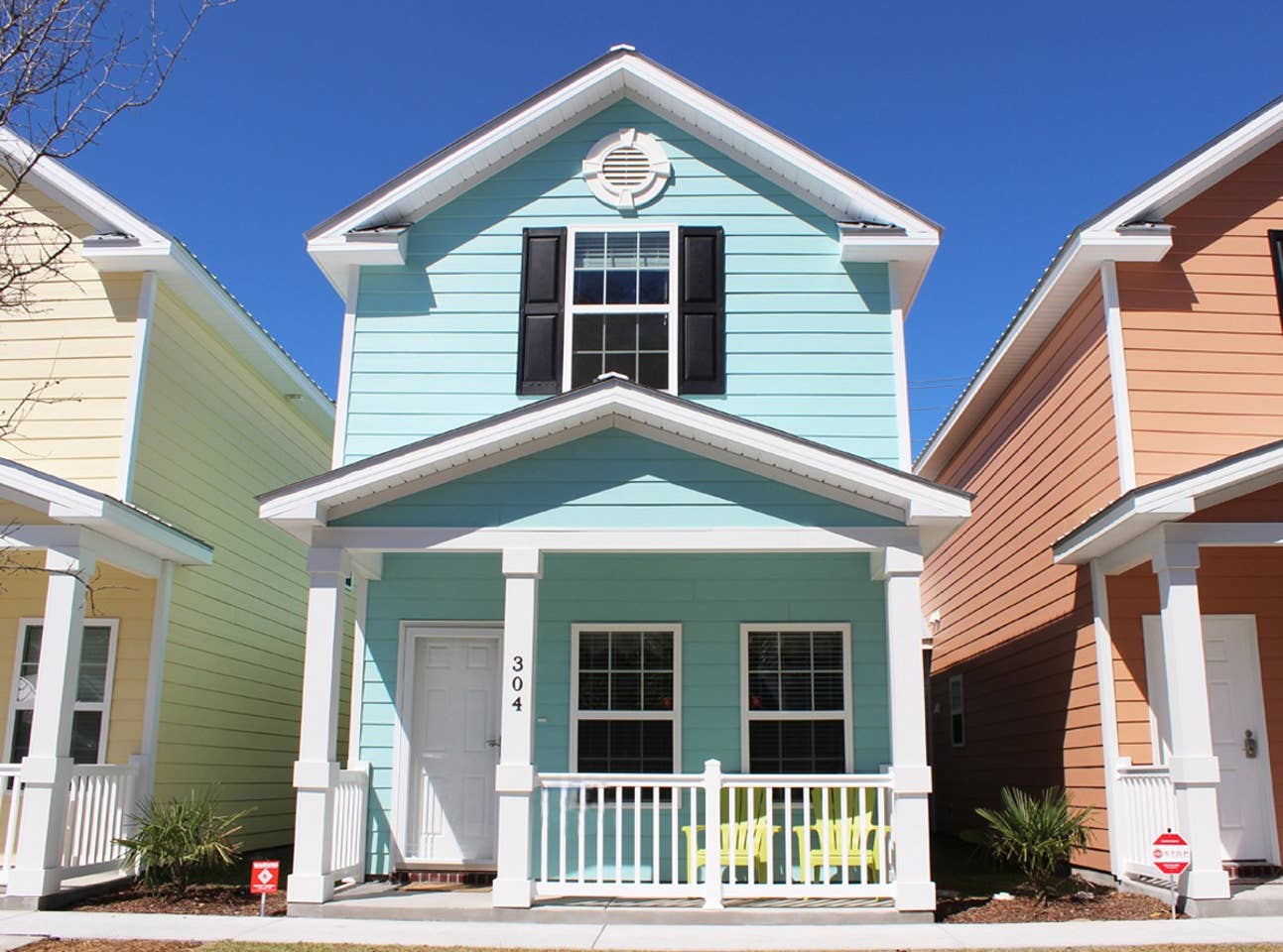 A blue vacation cottage in Myrtle Beach, South Carolina.
