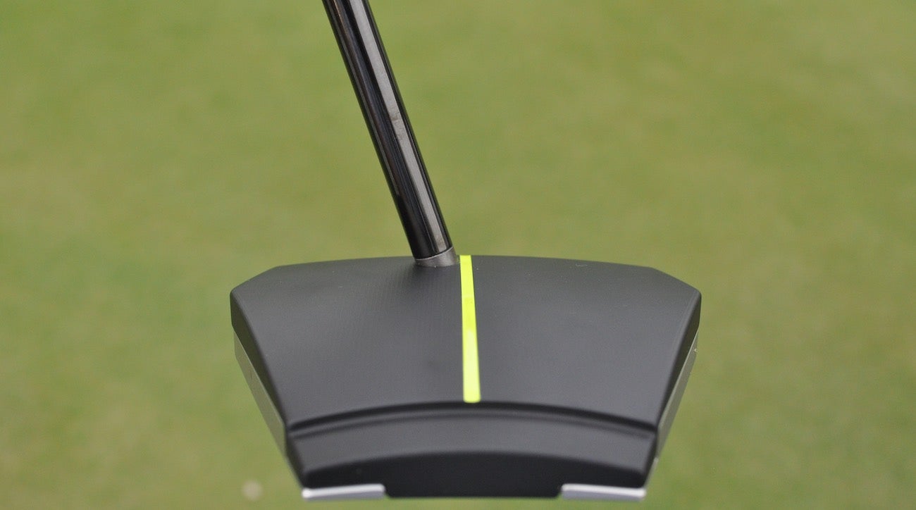 Notice where the shaft enters the top of the crown on this Tour-only Scotty Cameron T-8STR prototype putter. 