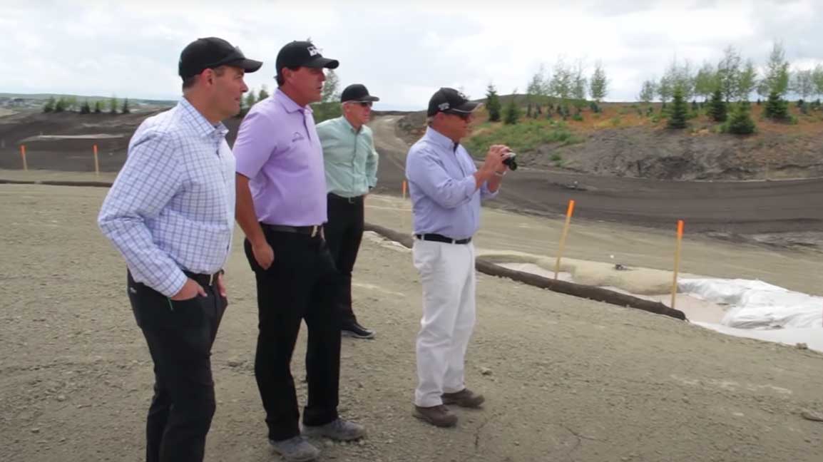 phil mickelson surveys course