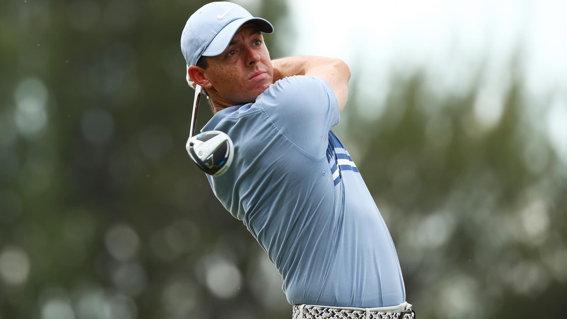 rory mcilroy swings