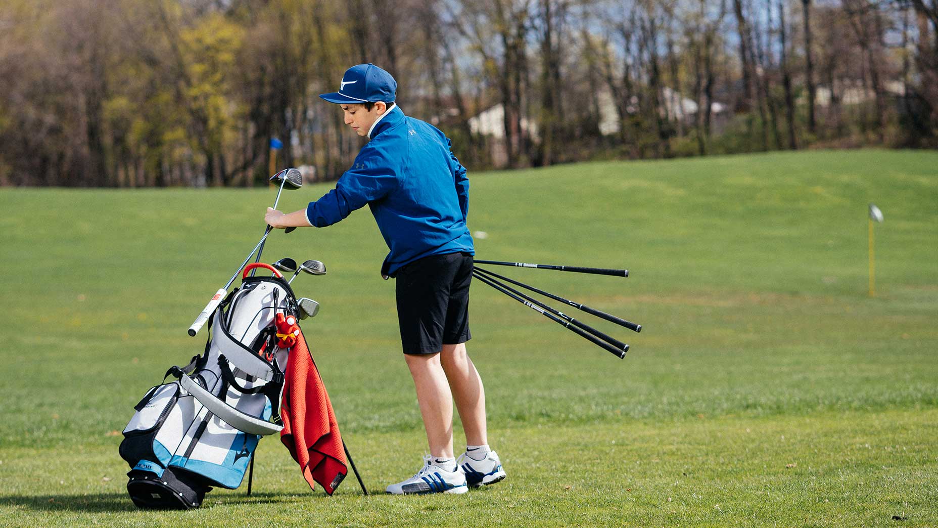 ike rothman holding clubs