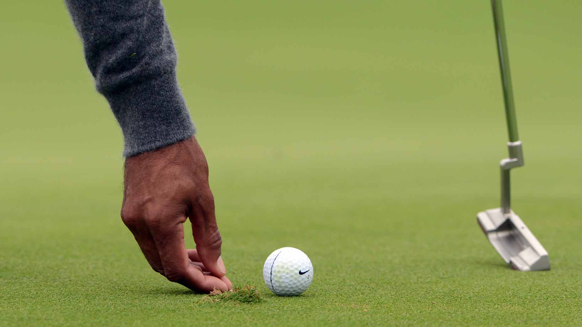 Rules Guy: Is it a penalty if your unrepaired ball mark helps you hole your putt?