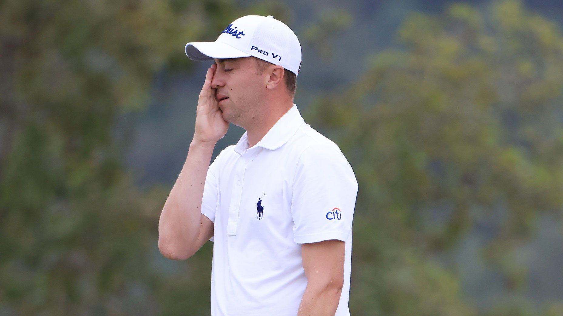 justin thomas face palms