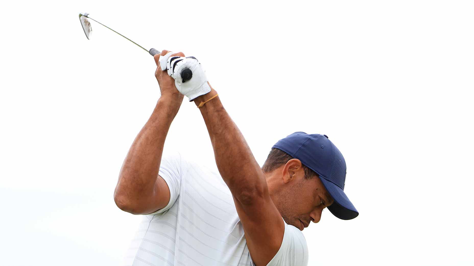 tiger woods swings iron