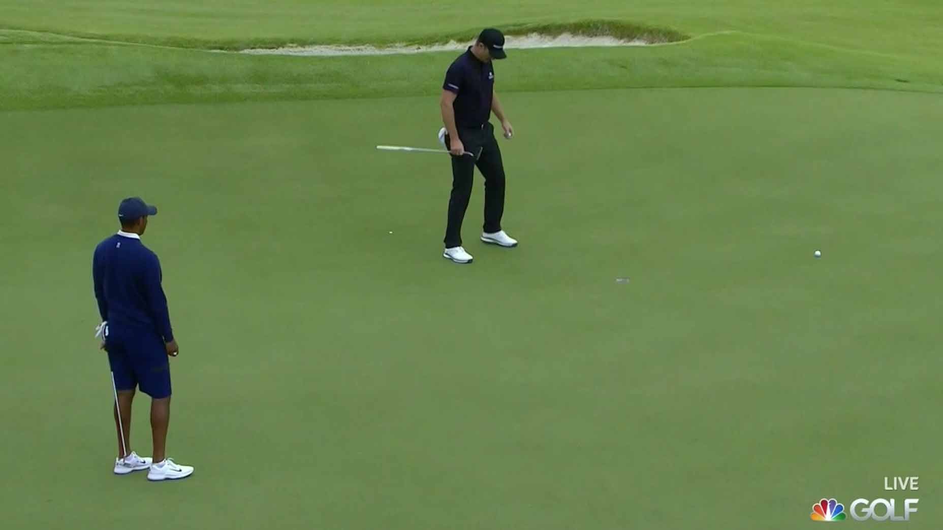 Tiger Woods putt