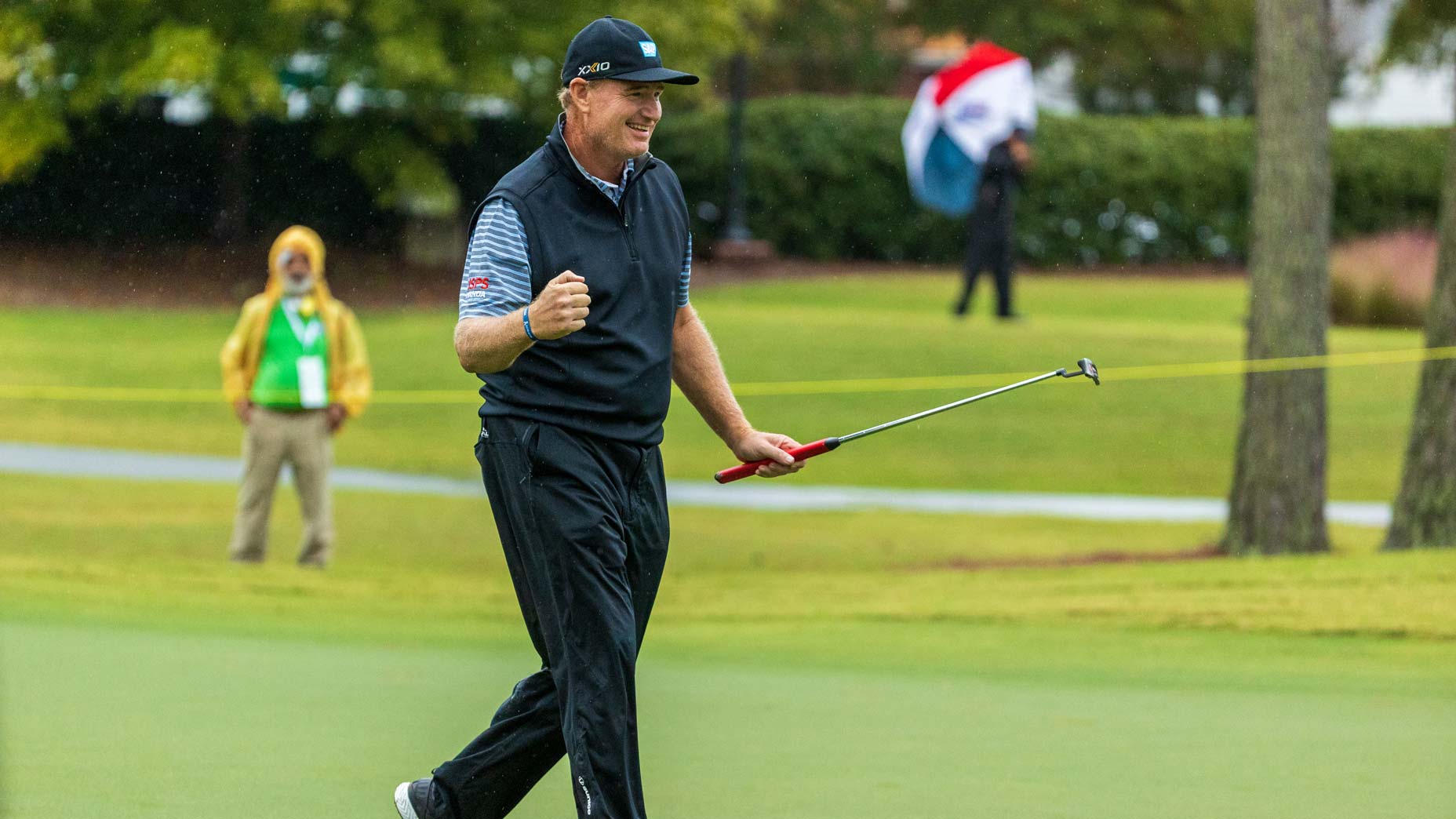 ernie els fist pumps