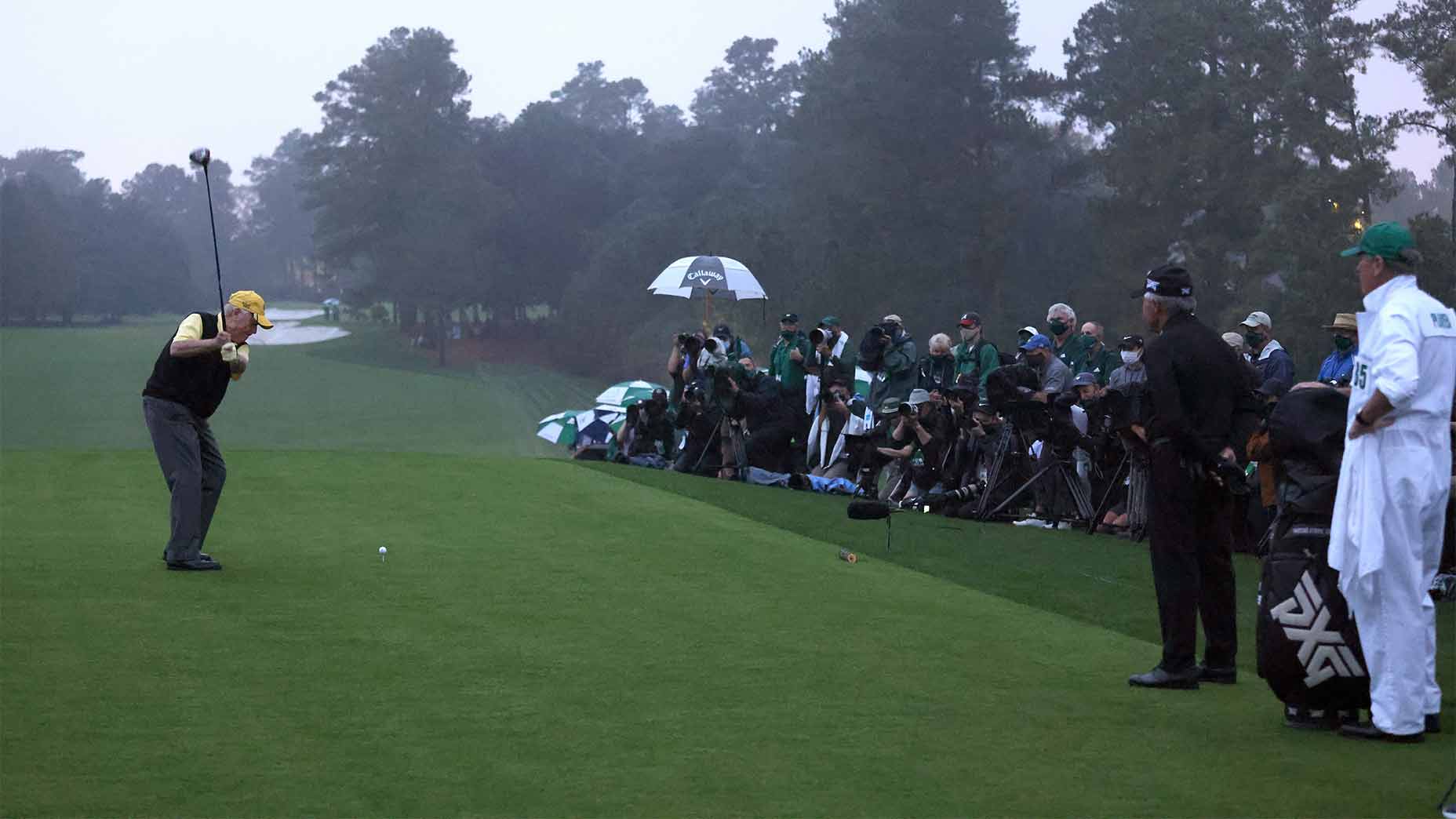 Jack Nicklaus kicks off the Masters in 2020.