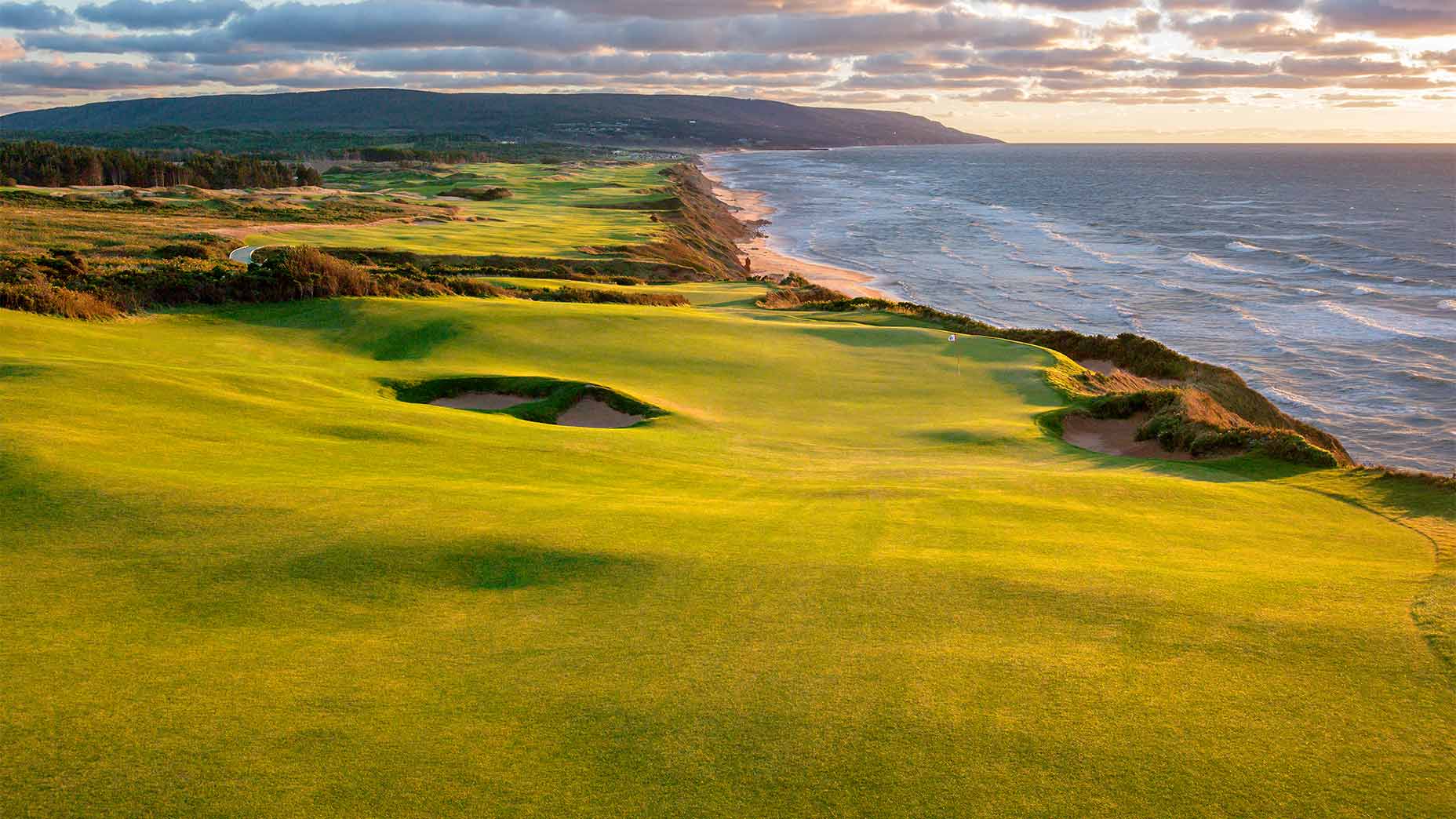 Course Rater Confidential: What's the most exciting or intimidating closing stretch in the world?