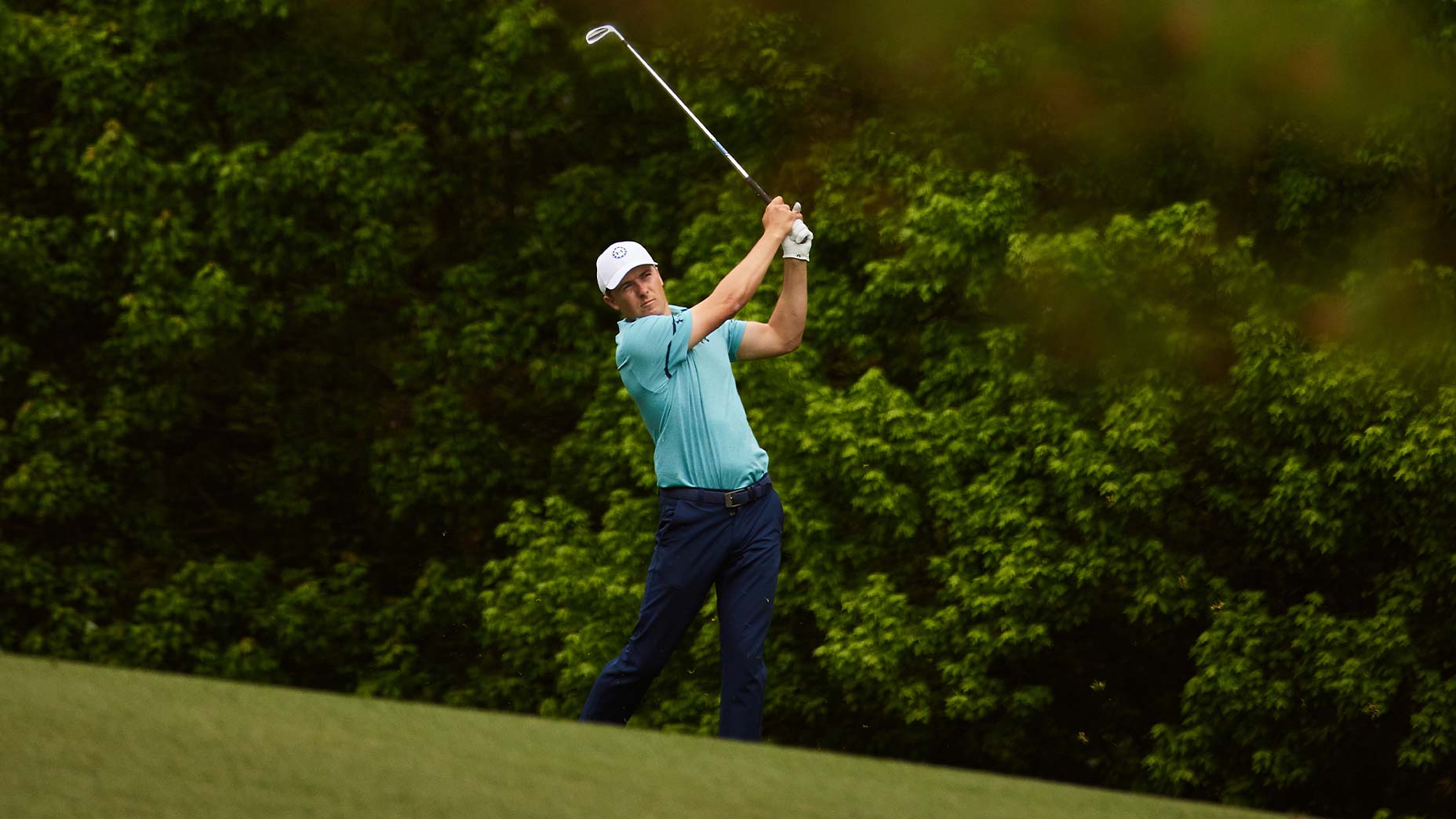 jordan spieth swings iron masters