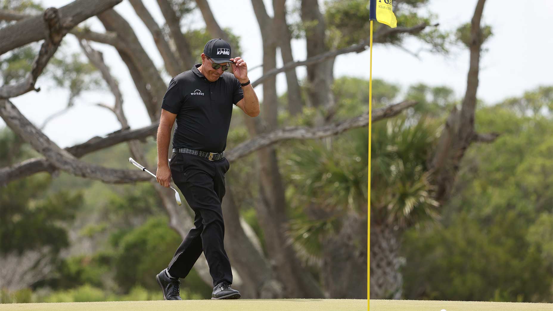 WATCH: Phil Mickelson off to red-hot start in Round 3 of PGA Championship