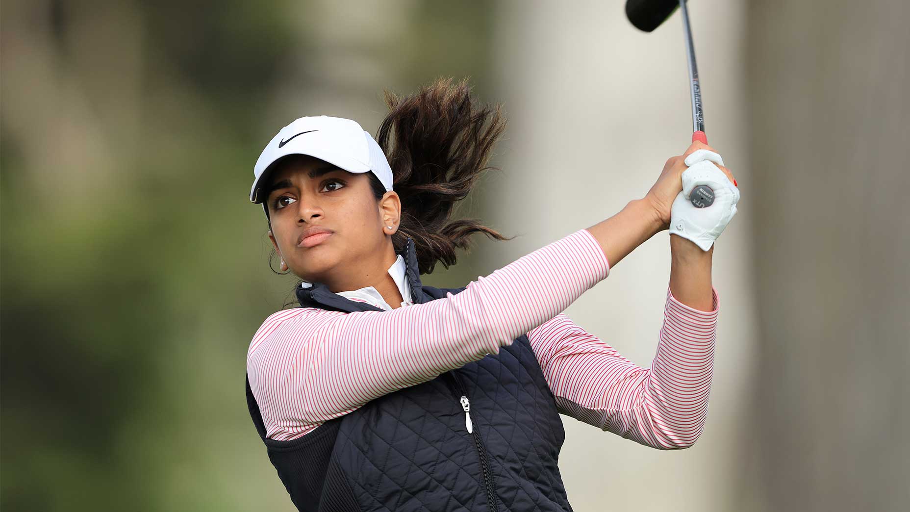 Megha Ganne shares the lead at 4-under at the U.S. Women's Open.