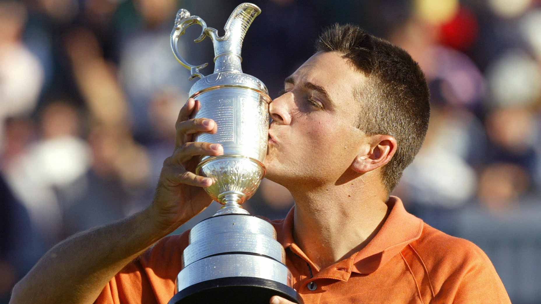 ben curtis kisses trophy