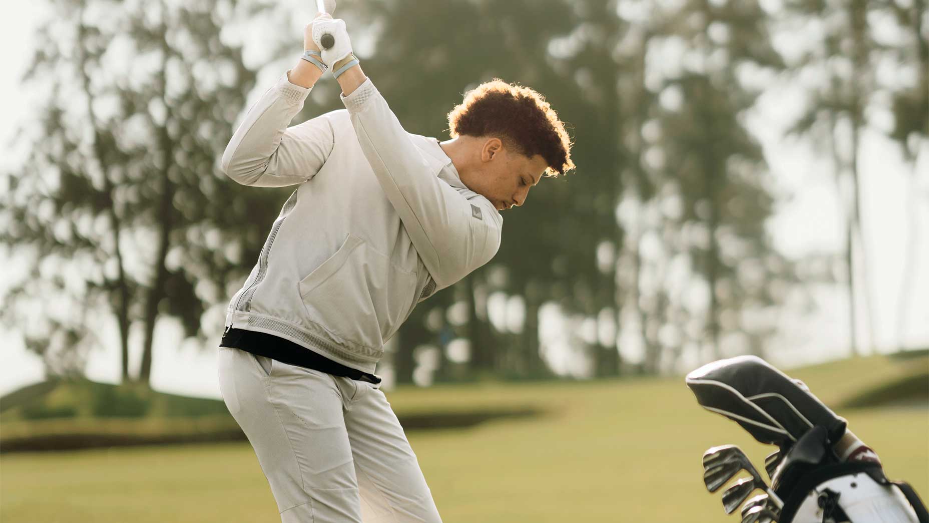 Warming Up with Patrick Mahomes: The star QB on his range routine, pros he's pulling for, Tiger memories and more