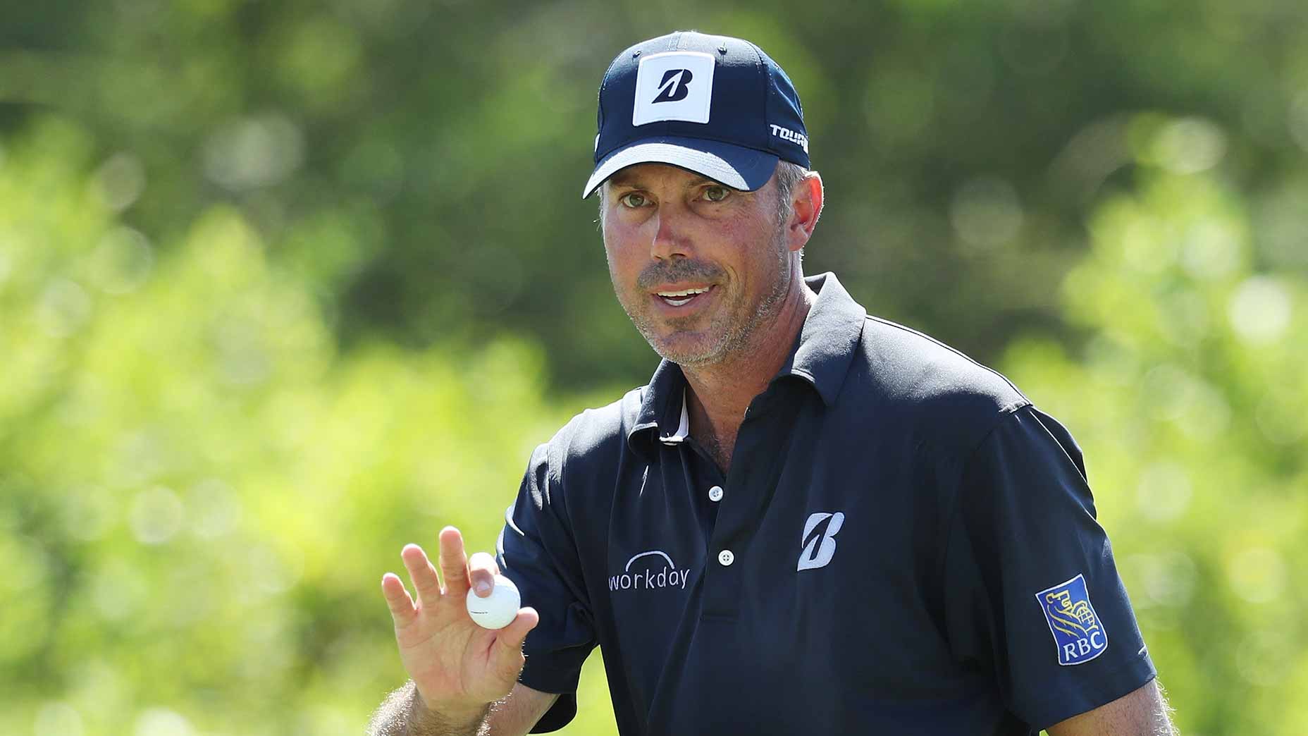 matt kuchar waves camera