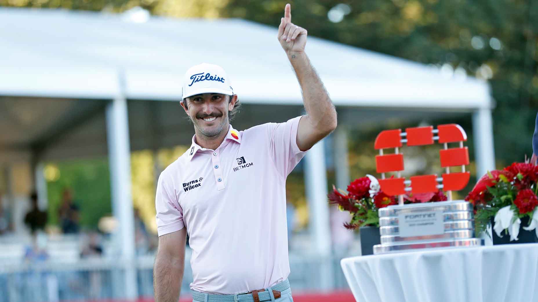 Max Homa holds up one finger after his victory at the 2021 Fortinet Championship