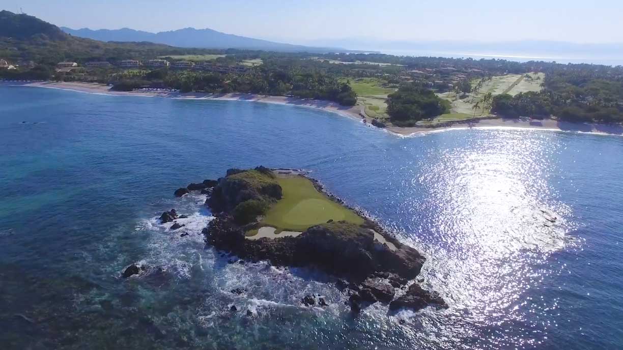 punta mita tail of whale hole