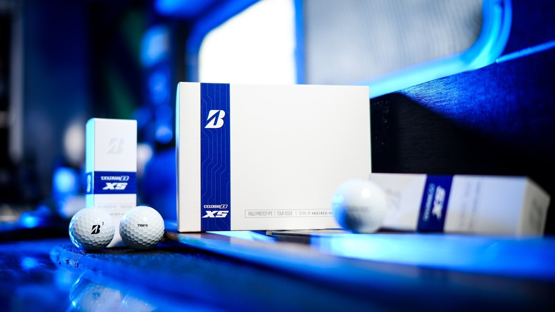 tiger woods bridgestone tour b xs prototype golf ball