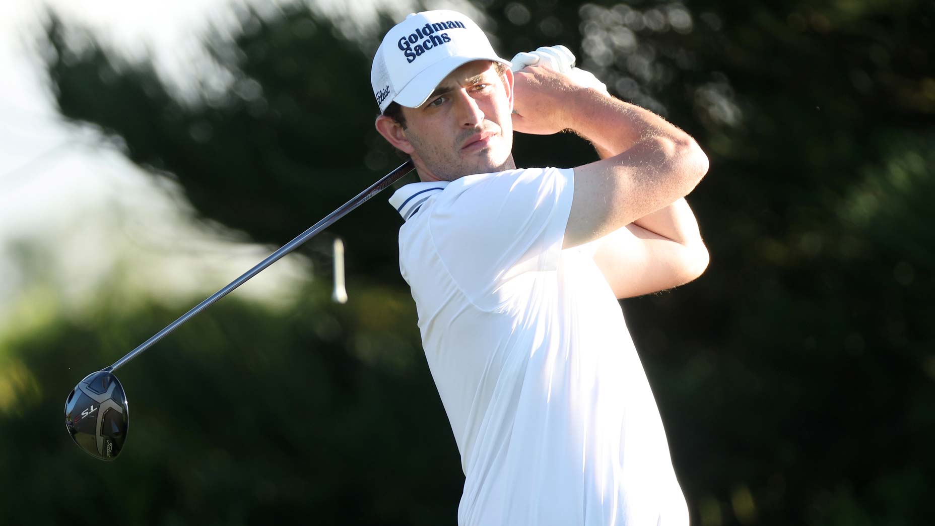 Patrick Cantlay watches a driver shot during the 2022 Sentry Tournament of Champions