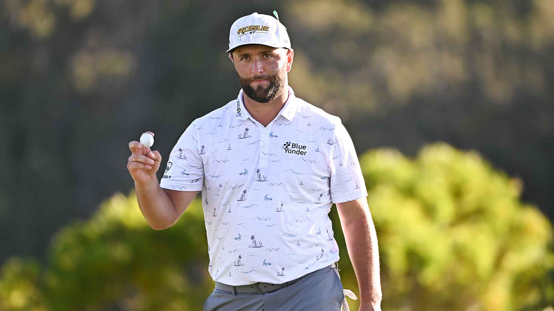 jon rahm waves to crowd kapalua