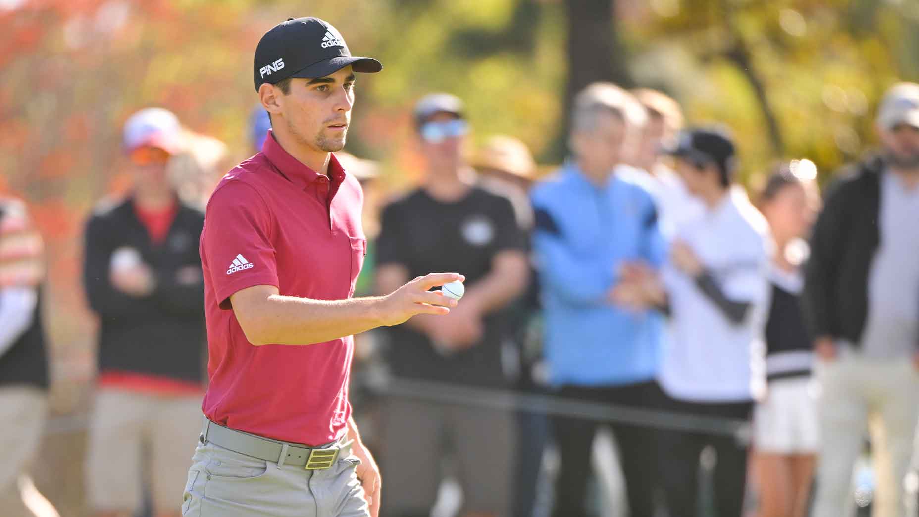 joaquin niemann waves crowd
