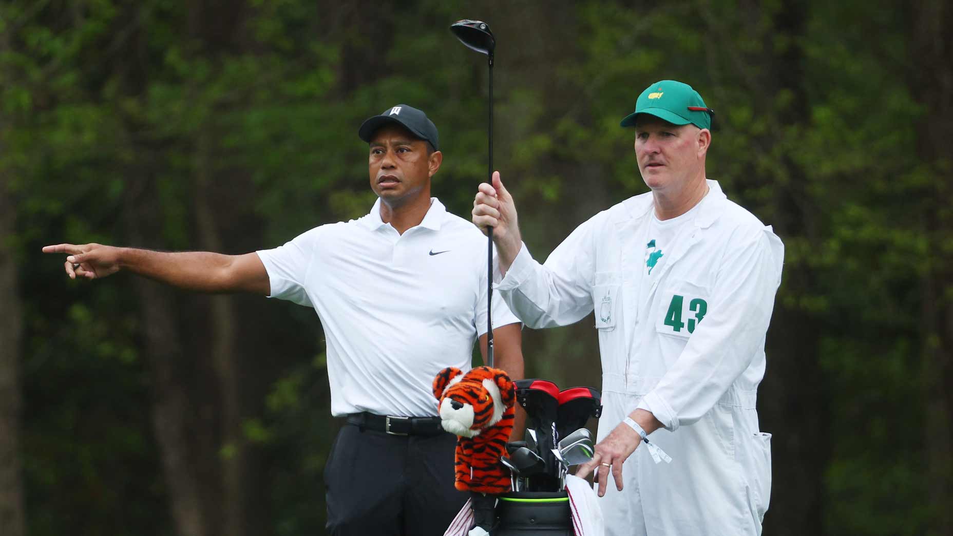 Tiger Woods and caddie Joe LaCava at the 2022 Masters