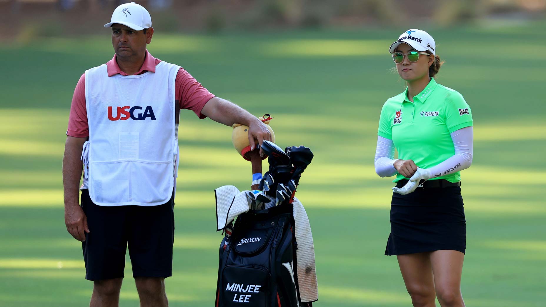 Minjee Lee chooses club with caddie at 2022 U.S Women's Open