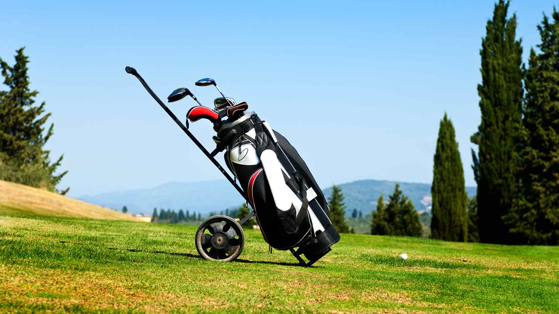 Rules Guy: What do you do if your ball is deflected by a rogue pushcart?