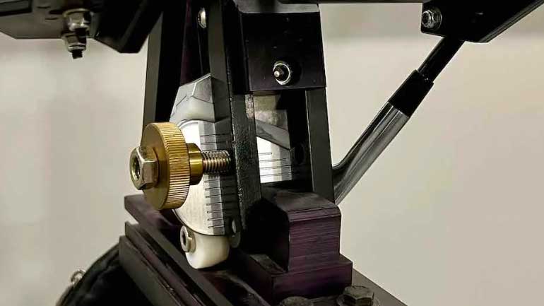 Lie and loft machine