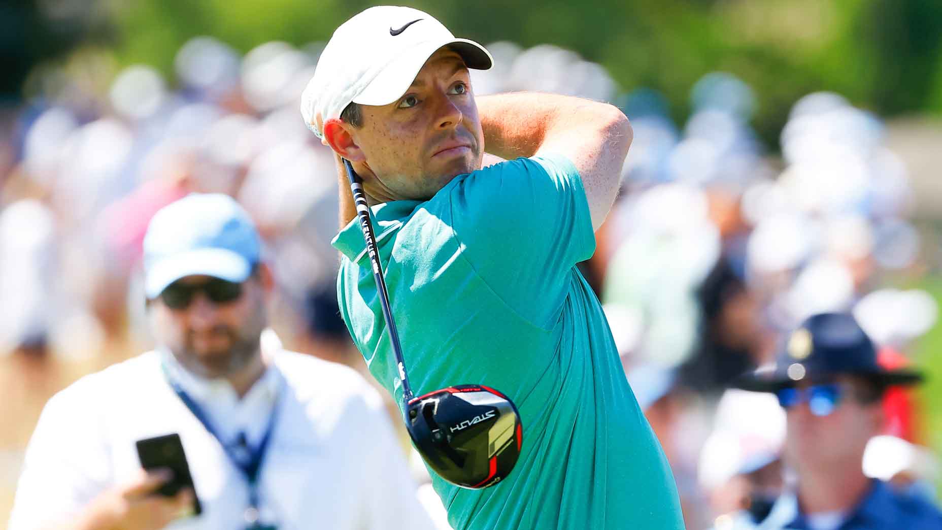 rory mcilroy swings