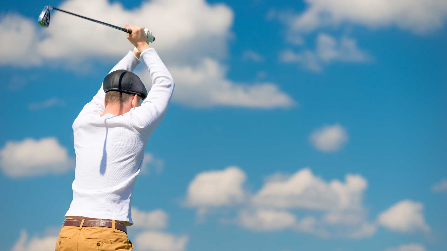 golfer slams club