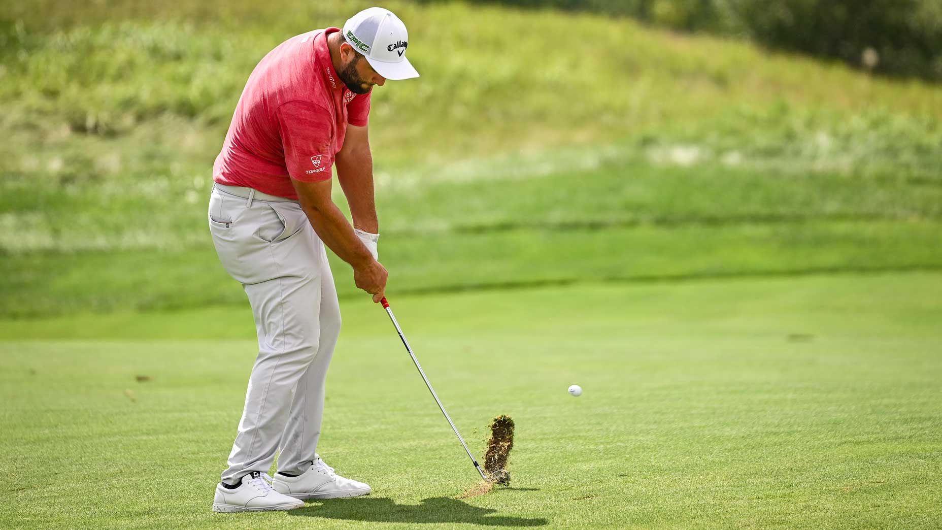jon rahm makes divot