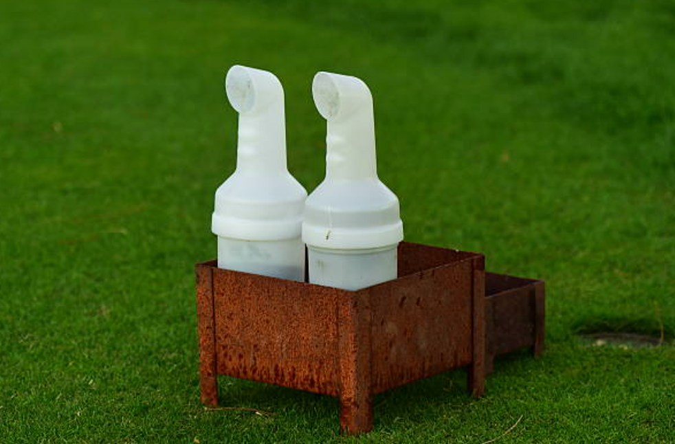 divot repair sand in bottles