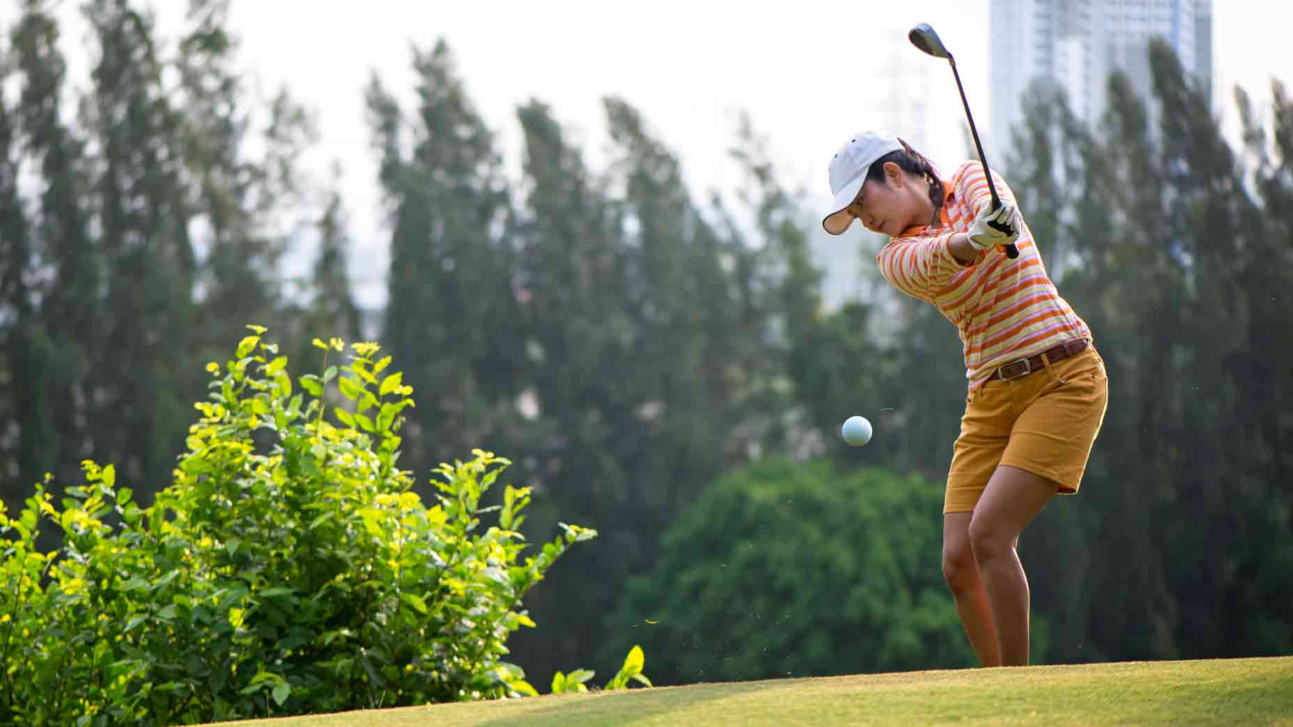 These are the 2 biggest mistakes amateurs tend to make around the green