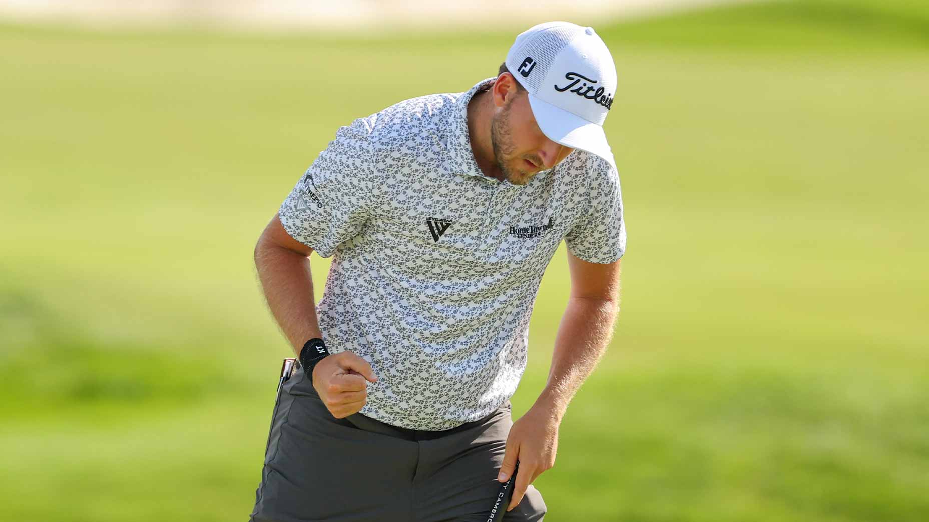 lee hodges pumps fist 3m open