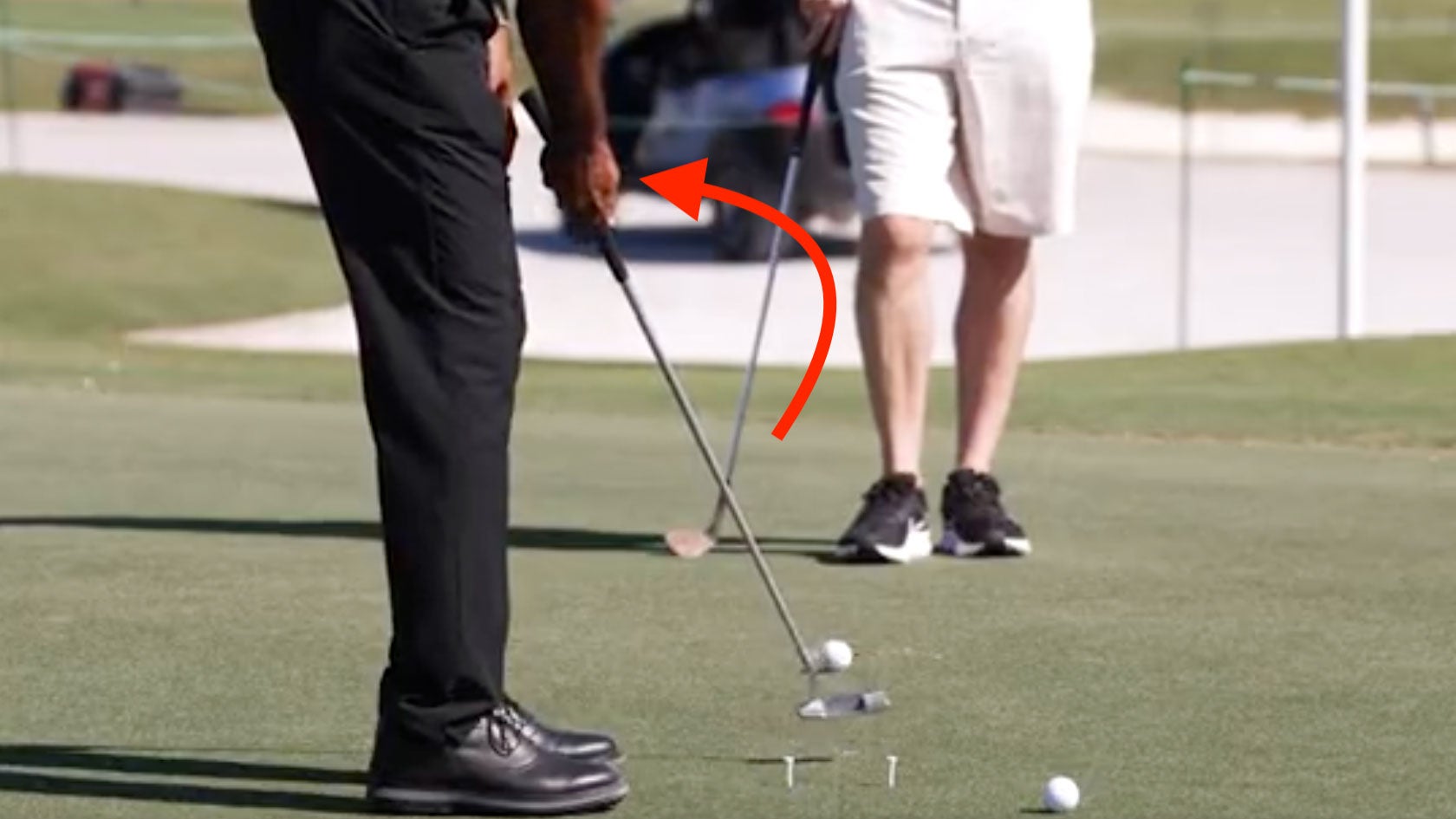 Is Tiger Woods' one-handed putting drill effective? We asked an expert