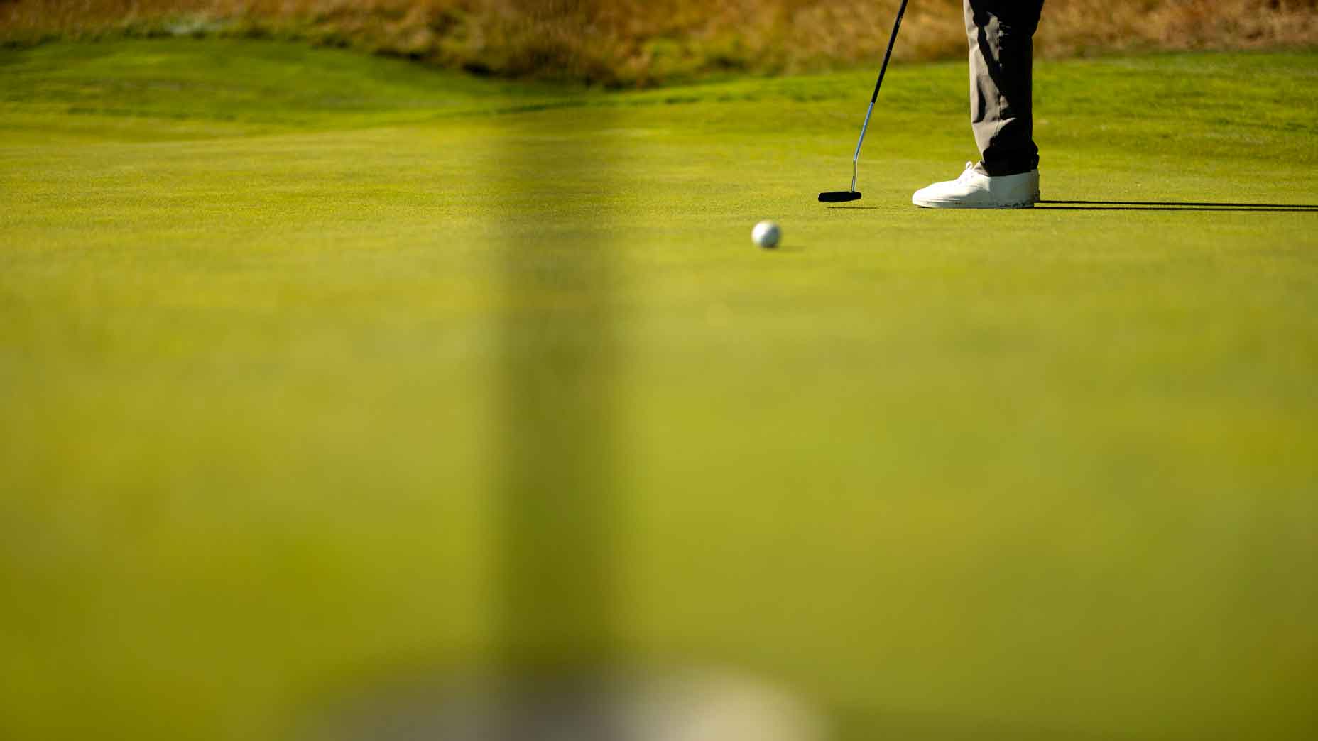 10 ways to hit long-distance putts with perfect precision