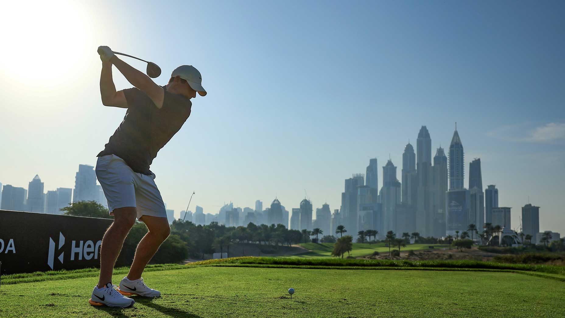 Rory McIlroy playing golf in dubai