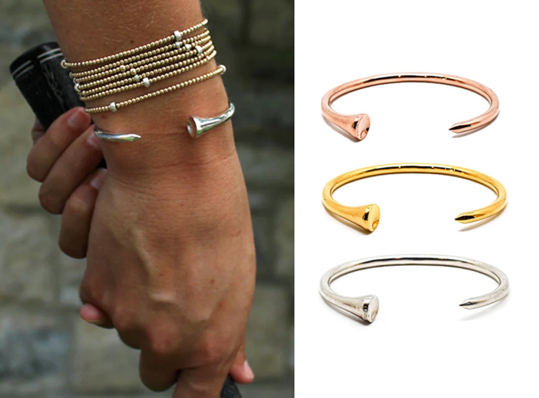 The Omega Cuff for the pro, the weekend player, and everyone connected to a golf community lifestyle. The women’s Member bracelet is available in Gold, Sterling Silver, and Rose Gold precious metal finishes, and is stylishly crafted in the form of a tee —customizable to be a fit as the finishing touch on your personal style.