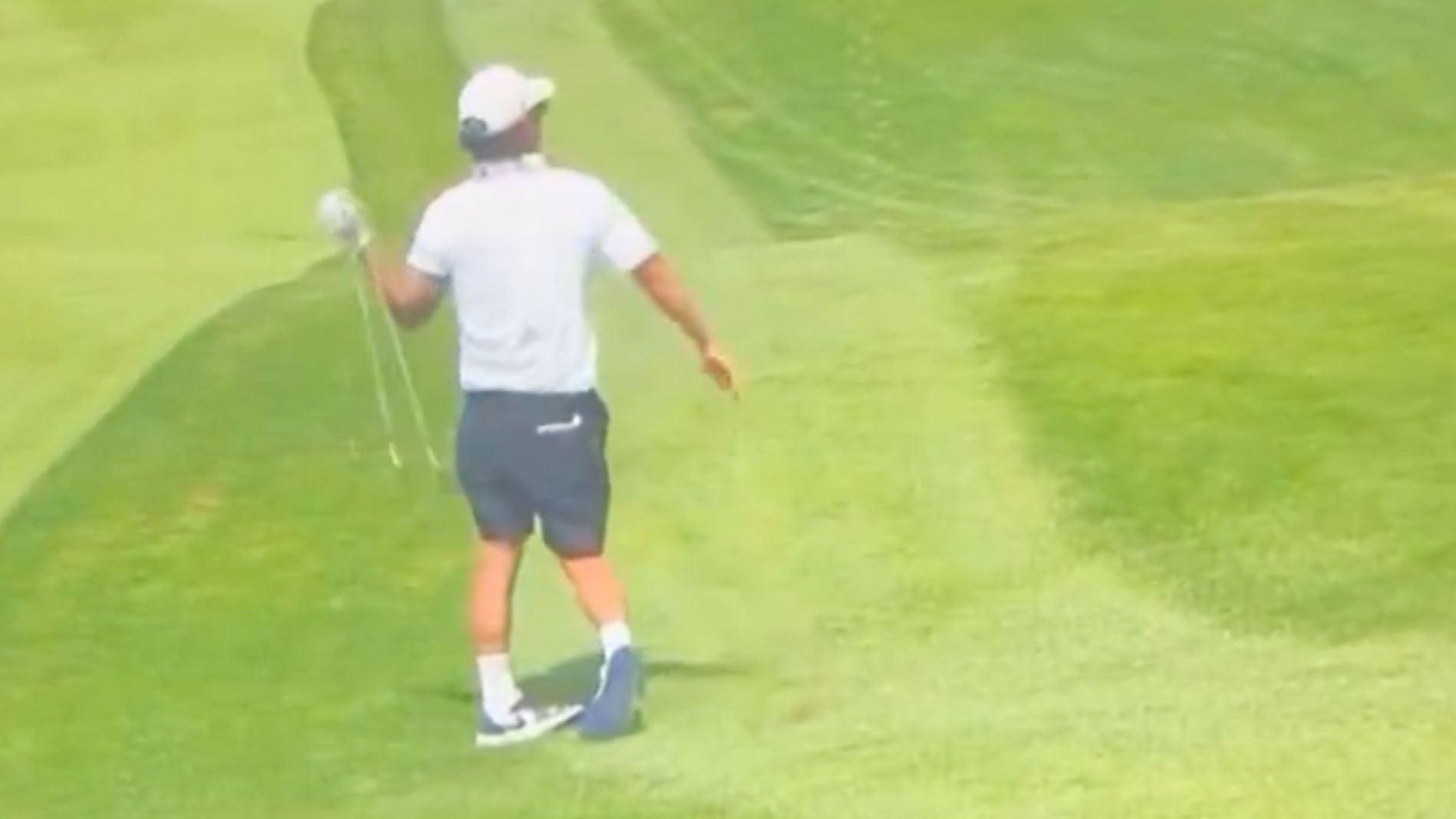 anthony kim reacts to shank on 5th hole at LIV Golf Jeddah