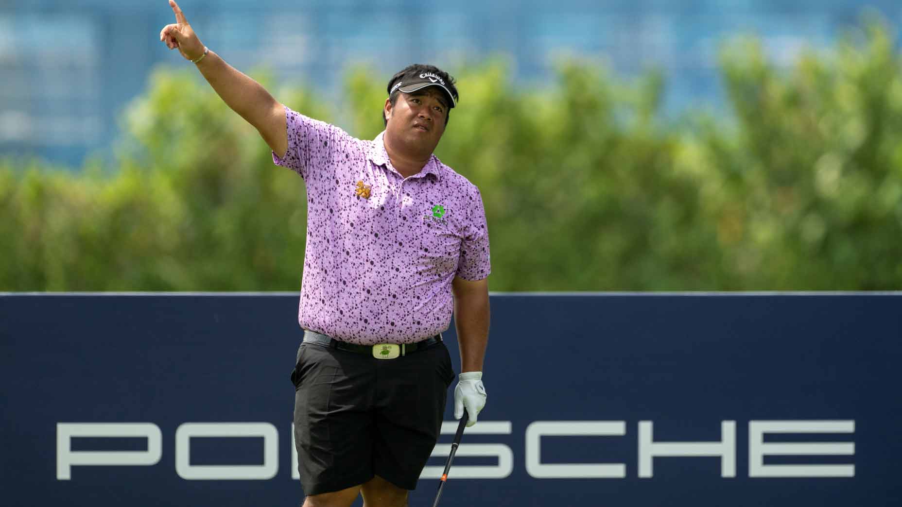 kiradech aphibarnrat points right after hitting drive