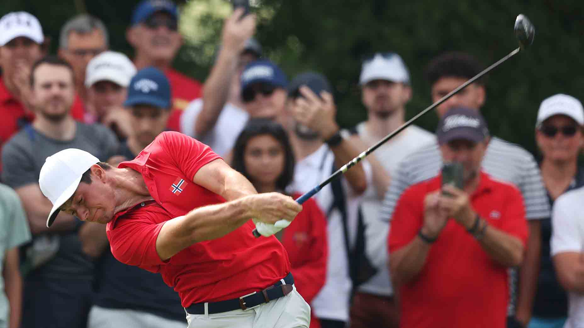 Viktor Hovland hits shot at 2024 Olympics