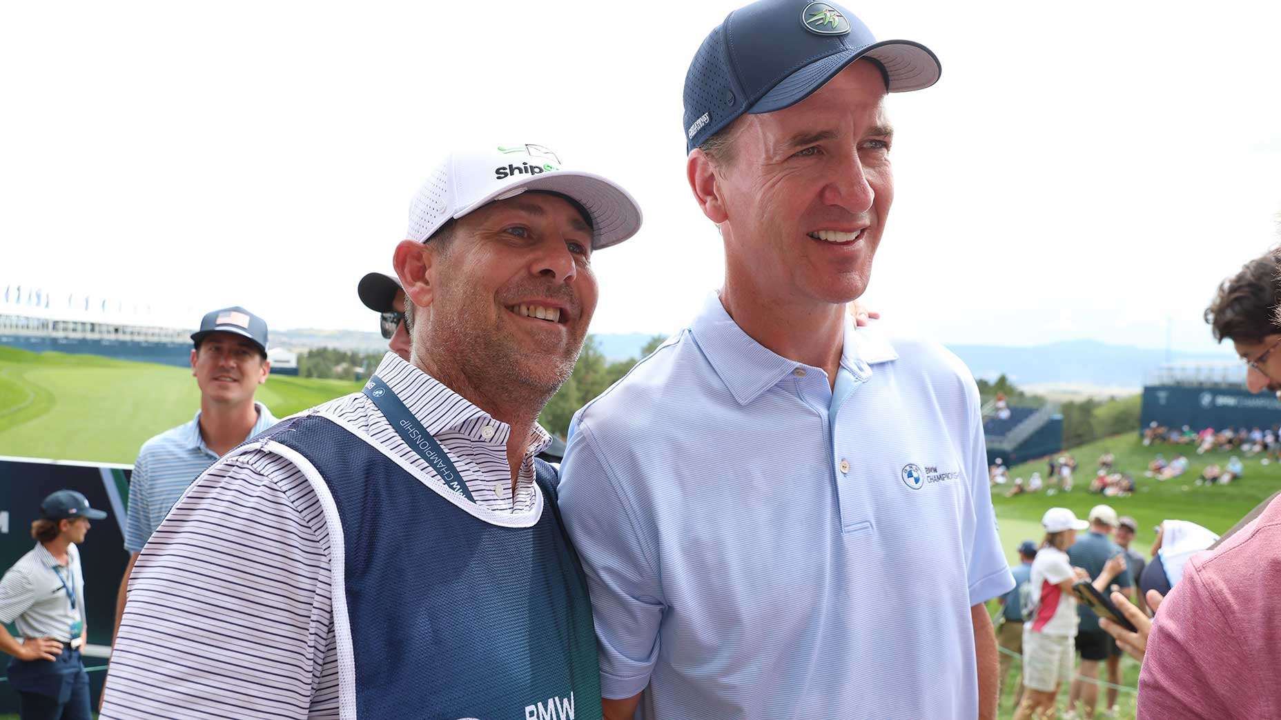 What's it like caddying for Peyton Manning? His former WR has a story