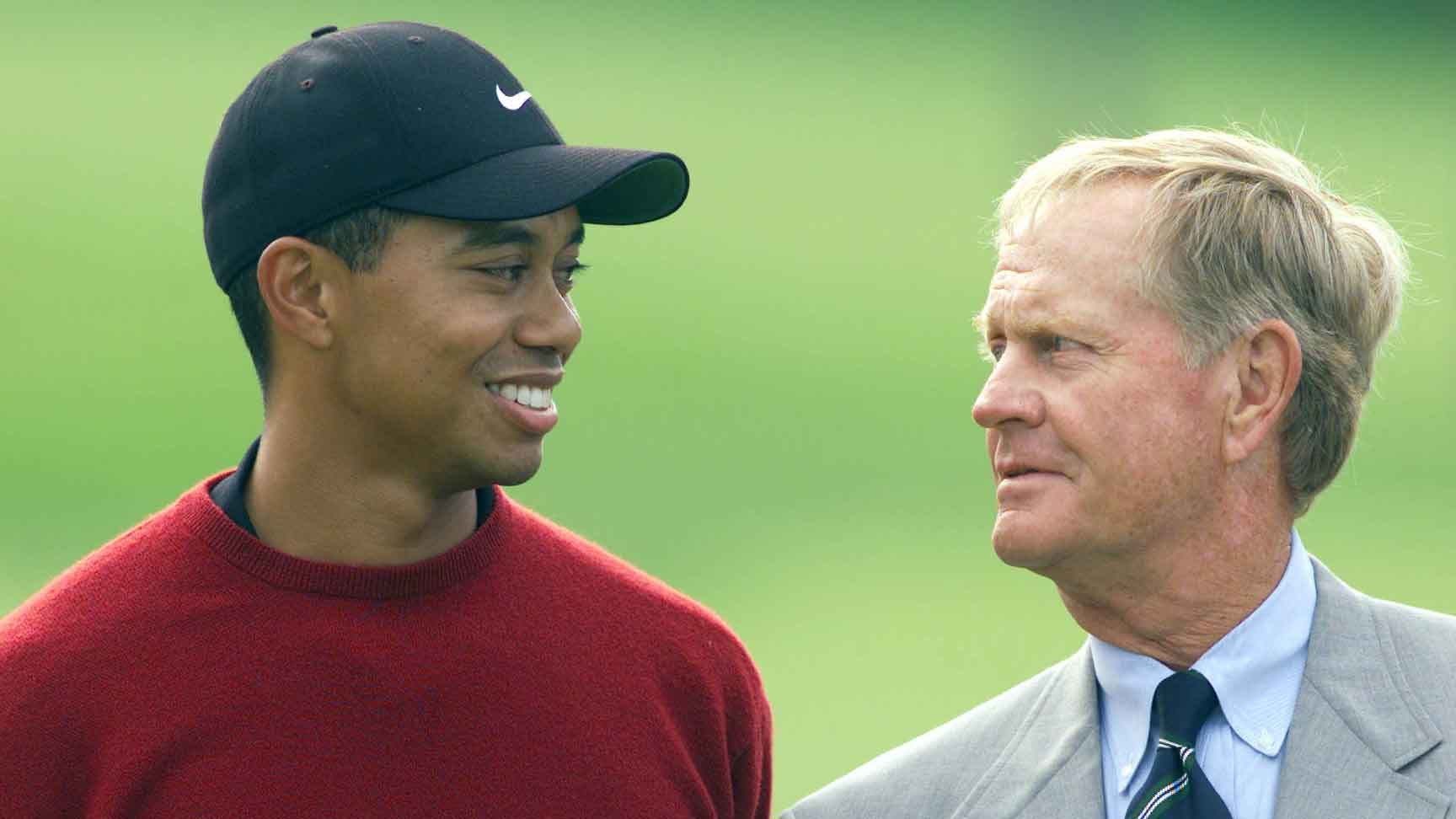 Tiger Woods and Jack Nicklaus share a chat during the award presentation at the 2001 Memorial Tournament at Muirfield Village Golf Club