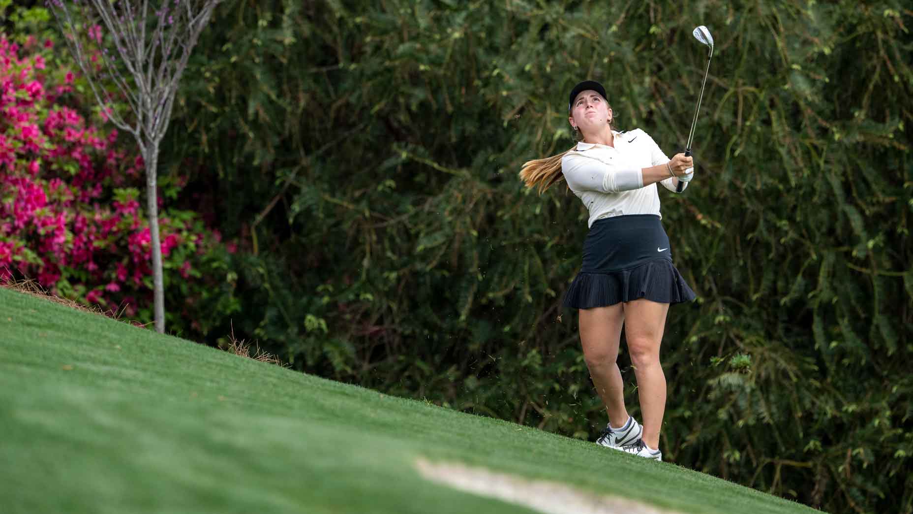 carla bernat escuder hits flop shot on the 10th hole at augusta national